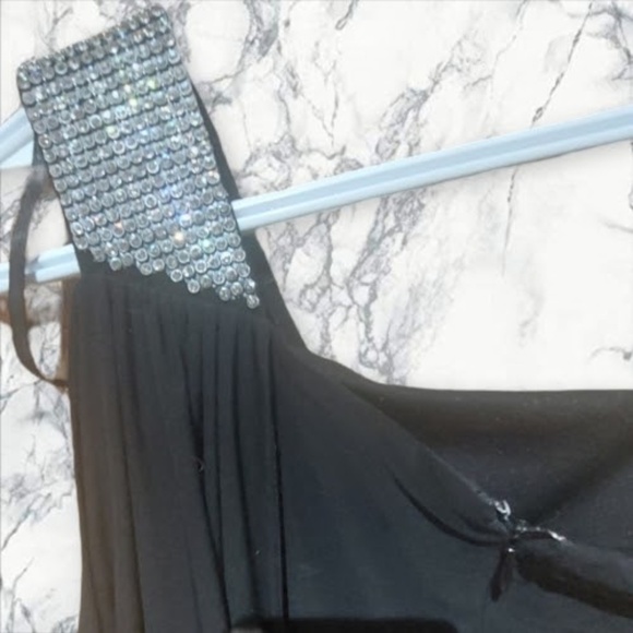 Le Chateau XS Formaal Black Dress with Rinestone 1 Shoulder Strap - Picture 2 of 9